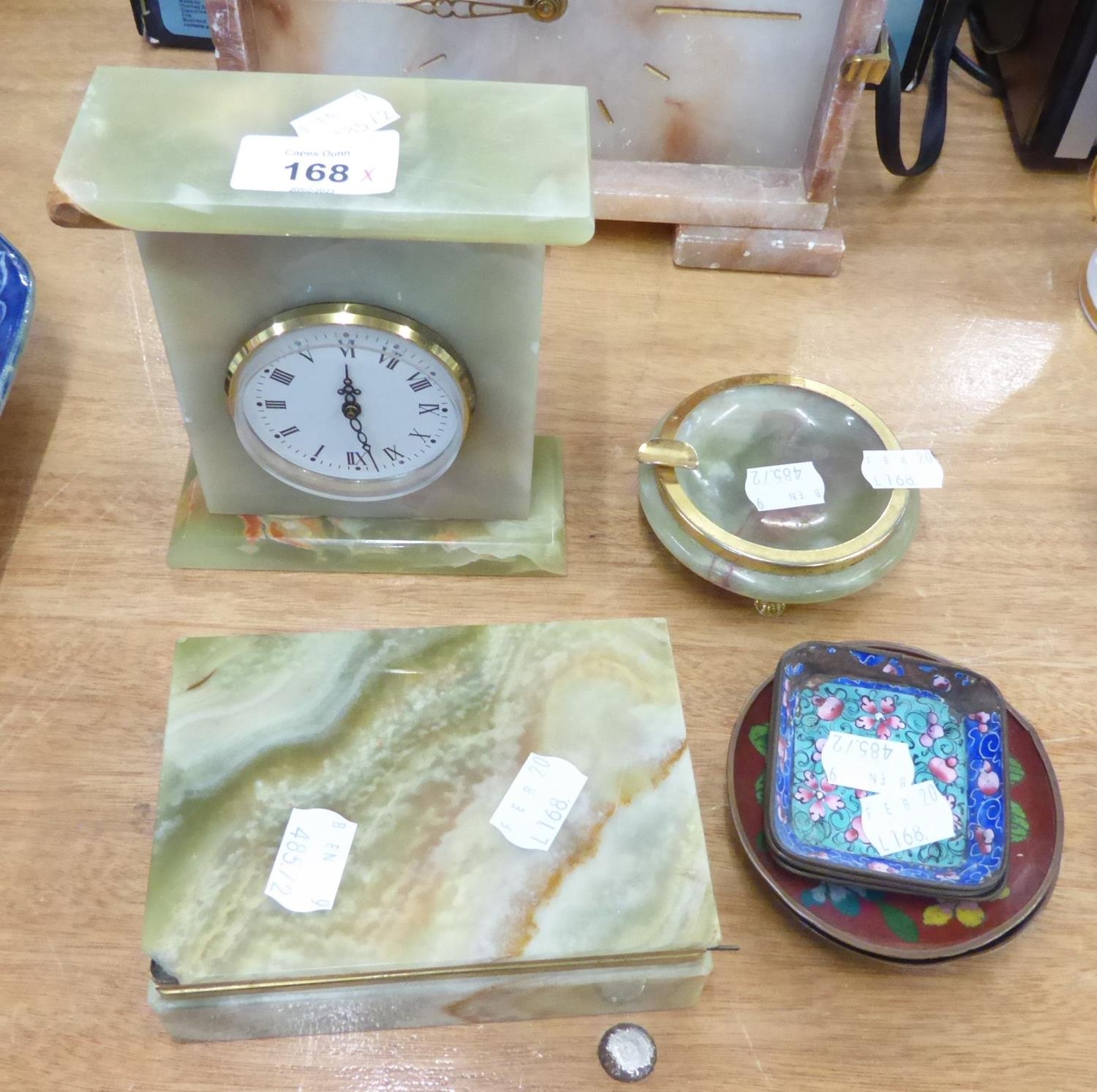A GREEN ONYX CASED MANTEL CLOCK WITH BATTERY MOVEMENT; A GREEN ONYX TABLE CIGARETTE BOX AND ASHTRAY;