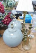 TWO STYLISH BRASS TABLE LAMPS WITH SHADES, A SMALL HEAVY BRASS LAMP, TWO HEAVY POTTERY GLOBULAR