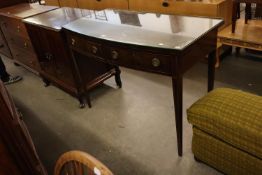 A MAHOGANY SIDE TABLE WITH BOXWOOD AND EBONY STRING INLAY TO THE CROSSBANDED BORDERS, BOW FRONT WITH