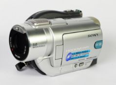 SONY HANDYCAM DCR + DVD 405, in case with power supply [qty]