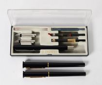 BOXED MODERN PARKER FOUNTAIN PEN with a selection of three nibs and coloured cartridges and TWO