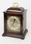 SMITH’S MAHOGANY CASED MANTLE CLOCK, the brass dial with silvered Roman chapter ring, matted