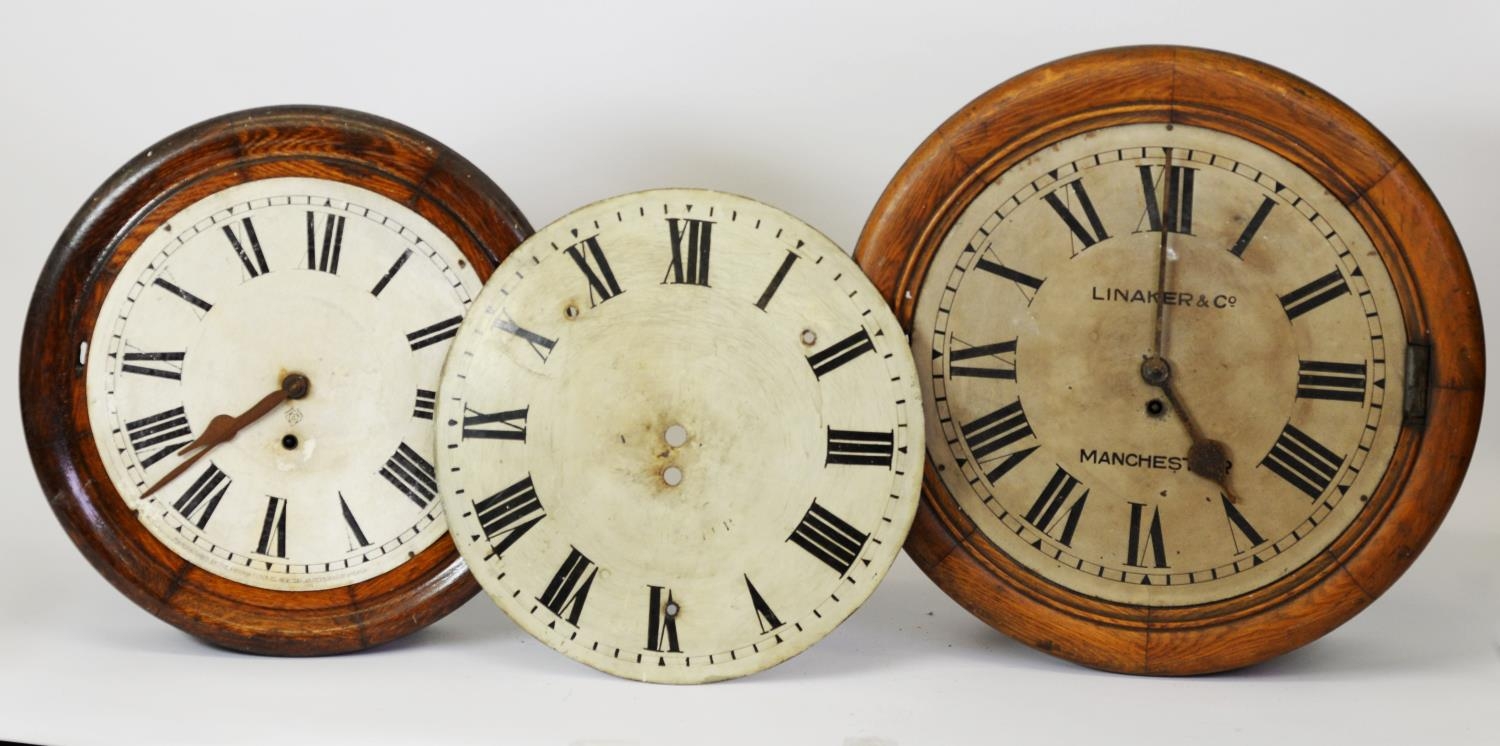 LINAKER & Co, MANCHESTER, LATE NINETEENTH CENTURY LIGHT OAK WALL CLOCK, the 14” Roman dial powered