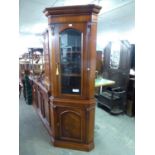 A 'ROSJOHN' MAHOGANY GEORGIAN STYLE DOUBLE FLOOR STANDING CORNER CABINET, THE UPPER SECTION HAVING