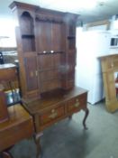 A GEORGE III OAK DRESSER OF SMALL PROPORTIONS AND WITH MAHOGANY CROSSBANDING, THE BASE HAVING TWO