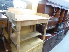 VICTORIAN PINE WASHSTAND TABLE ON TURNED TAPERING LEGS