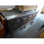 18TH CENTURY OAK DOWER CHEST, WITH LIFT-UP TOP (LACKS TWO DRAWERS)