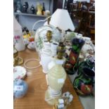 A MINIATURE QUARTZ CARRIAGE CLOCK, TWO CERAMIC VASE TABLE LAMPS AND TWO ALABASTER TABLE LAMPS AND