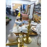 SMALL CERAMIC GLASS LAMP BASE, GOLD COLOURED AND LEAD CRYSTAL LAMP, PLUS A REEDED COLUMN EXAMPLE (3)