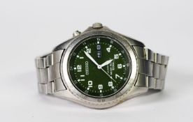 SEIKO KINETIC GENTLEMAN’S BUMPER WRISTWATCH, with green dial and day & date aperture, on stainless
