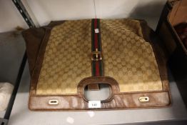 LARGE GUCCI HAND BAG