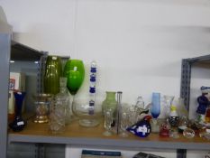 A SELECTION OF GLASSWARES TO INCLUDE; ANIMAL PAPERWEIGHTS, CAITHNESS PAPERWEIGHTS, LARGE COLOURED