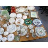 A SELECTION OF CHINA TO INCLUDE; ROYAL COMMEMORATIVE MUGS AND PLATE, WEDGWOOD 'SUSIE COOPER' PART