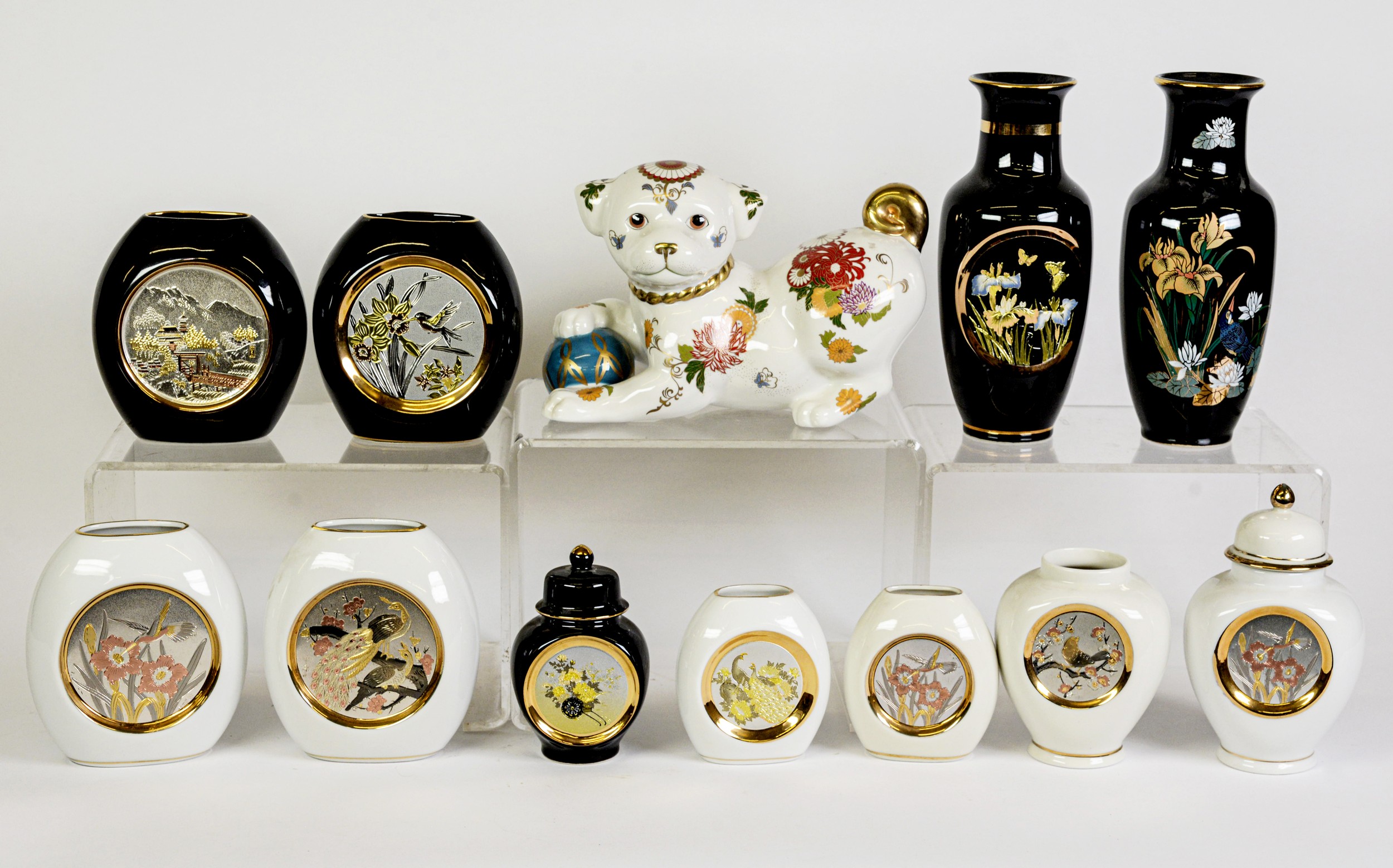 TWENTY PIECES OF CHOKIN CHINA INCLUDING; TWO FLORAL DECORATED VASES, 8 1/4" (21cm) HIGH, THREE