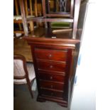A MODERN MAHOGANY FIVE DRAWER WELLINGTON CHEST OF DRAWERS