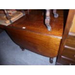 1930’S QUARTER SAWN OAK DROP LEAF TABLE