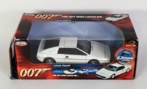 BOXED 2005 RC2 BRANDS INC (USA) MADE IN CHINA JAMES BOND 007 MODEL LOTUS ESPRIT