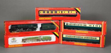 HORNBY RAILWAYS OO GAUGE BOXED 4-6-2 LOCOMOTIVE AND TENDER, Britannia No 70000 in BR green, bood,