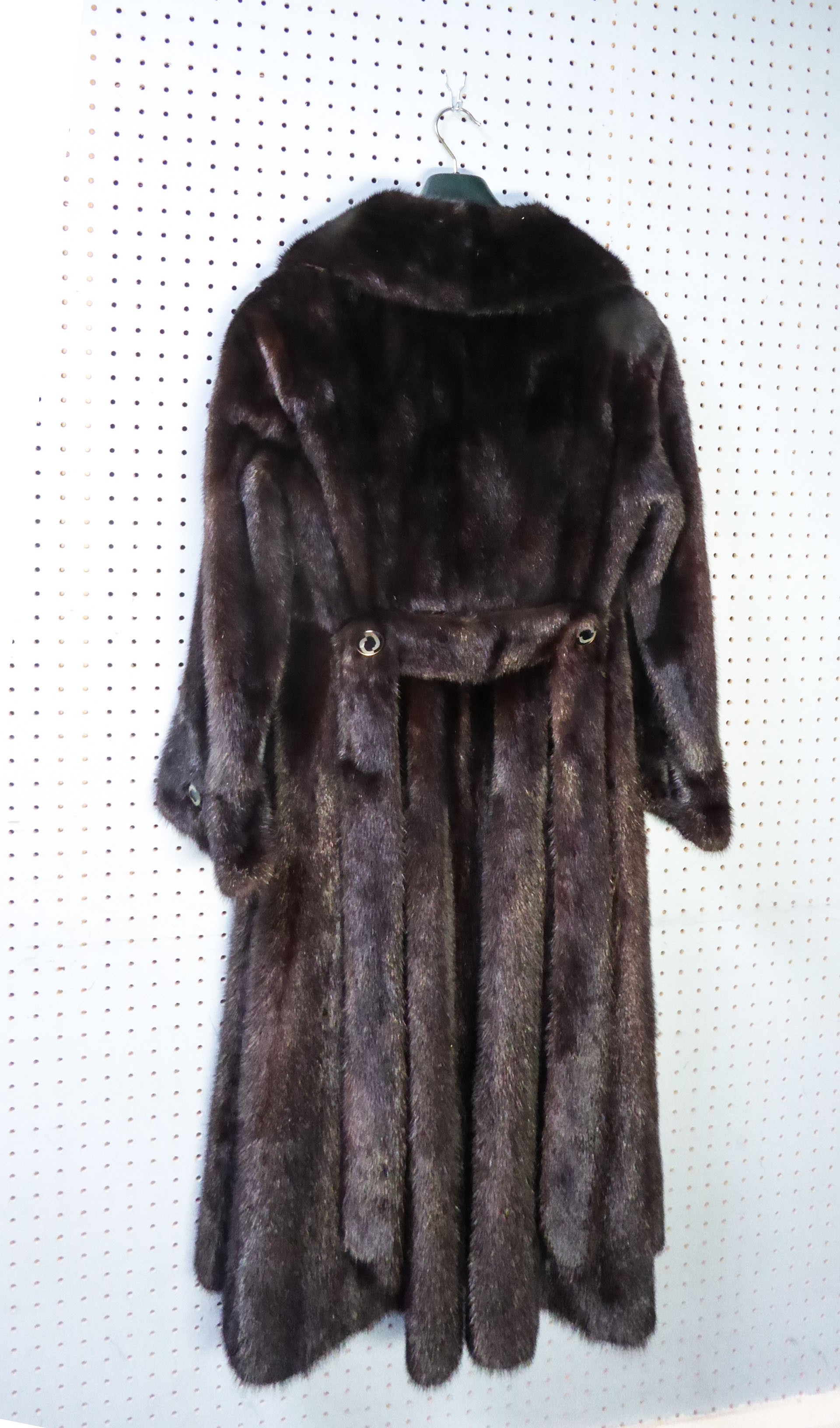 LONG, FULL-LENGTH DARK BROWN MINK COAT, with short revered collar, button over cuff feature and - Image 2 of 2
