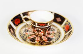 TWO PIECES OF MODERN ROYAL CROWN DERBY 1128 PATTERN CHINA, comprising: SAUCER DISH, 4 ¼” (10.9cm)