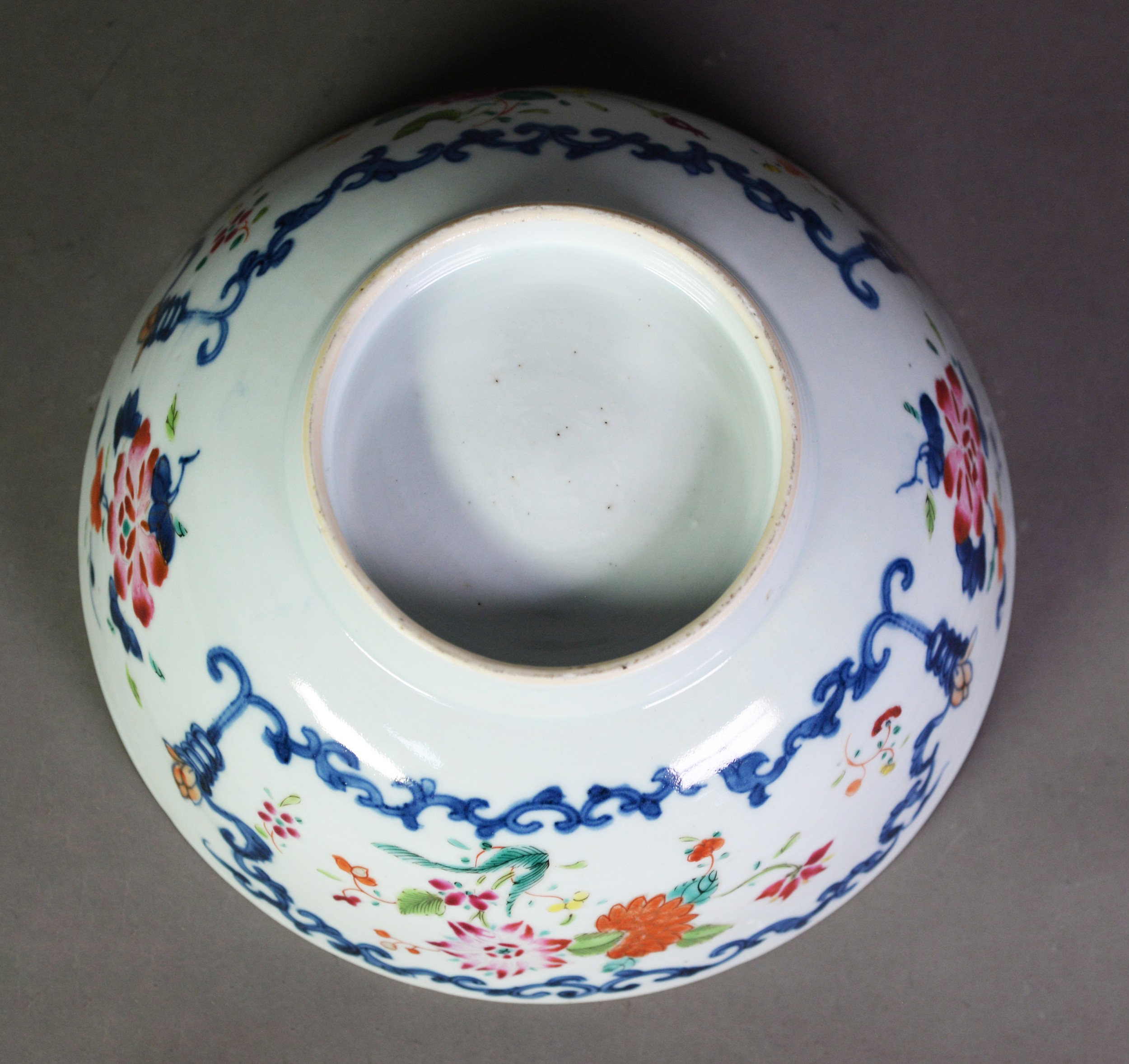 CHINESE LATE QING DYNASTY PORCELAIN FAMILLE ROSE BOWL enamelled with flowers framed within - Image 2 of 3