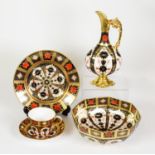 FIVE PIECES OF MODERN ROYAL CROWN DERBY 1128 PATTERN CHINA, with solid gold dividing lines,