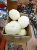 HALF A DOZEN OSTRICH EGGS, ALL BLOWN (ONE CRACKED) (6)