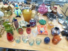 COLLECTION OF STUDIO GLASS TO INCLUDE; MALACHITE STYLE ASHTRAYS, AMBER GLASS, CARNIVAL GLASS,