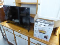 SAMSUNG 22” FLAT SCREEN TELEVISION WITH REMOTE CONTROL AND A ROBERTS GEMINI 8 DAB MAINS/BATTERY