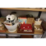 KENWOOD CHEF ELECTRIC FOOD MIXER AND BOXED ACCESSORIES, VIZ 2 MINCERS AND A BLENDER ALSO A KENWOOD