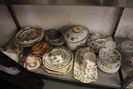 POTTERY AND CHINA TO INCLUDE; A ROYAL ALBERT 'OLD COUNTRY ROSES' TWO TIER CAKE STAND, A WORCESTER '