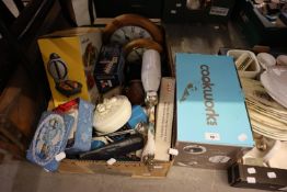 SUNDRY HOUSEHOLD EFFECTS TO INCLUDE; A 'COOKWORKS' TOASTER (AS NEW), AN ELECTRIC OMELETTE MAKER,