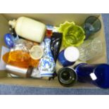 MIXED LOT OF GLASS AND CERAMICS TO INCLUDE; STUDIO, POTTERY PLATES, PLUS GLASS SLEEVE VASES, AND