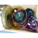 A GOOD COLLECTION OF MID TO LATE TWENTIETH CENTURY STUDIO GLASS., COMPRISING MAINLY GLASS BOWLS IN
