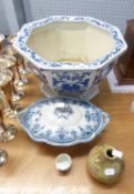 A POST-WAR ORIENTAL REPRODUCTION BLUE AND WHITE OCTAGONAL PORCELAIN JARDINIERE AND A LARGE