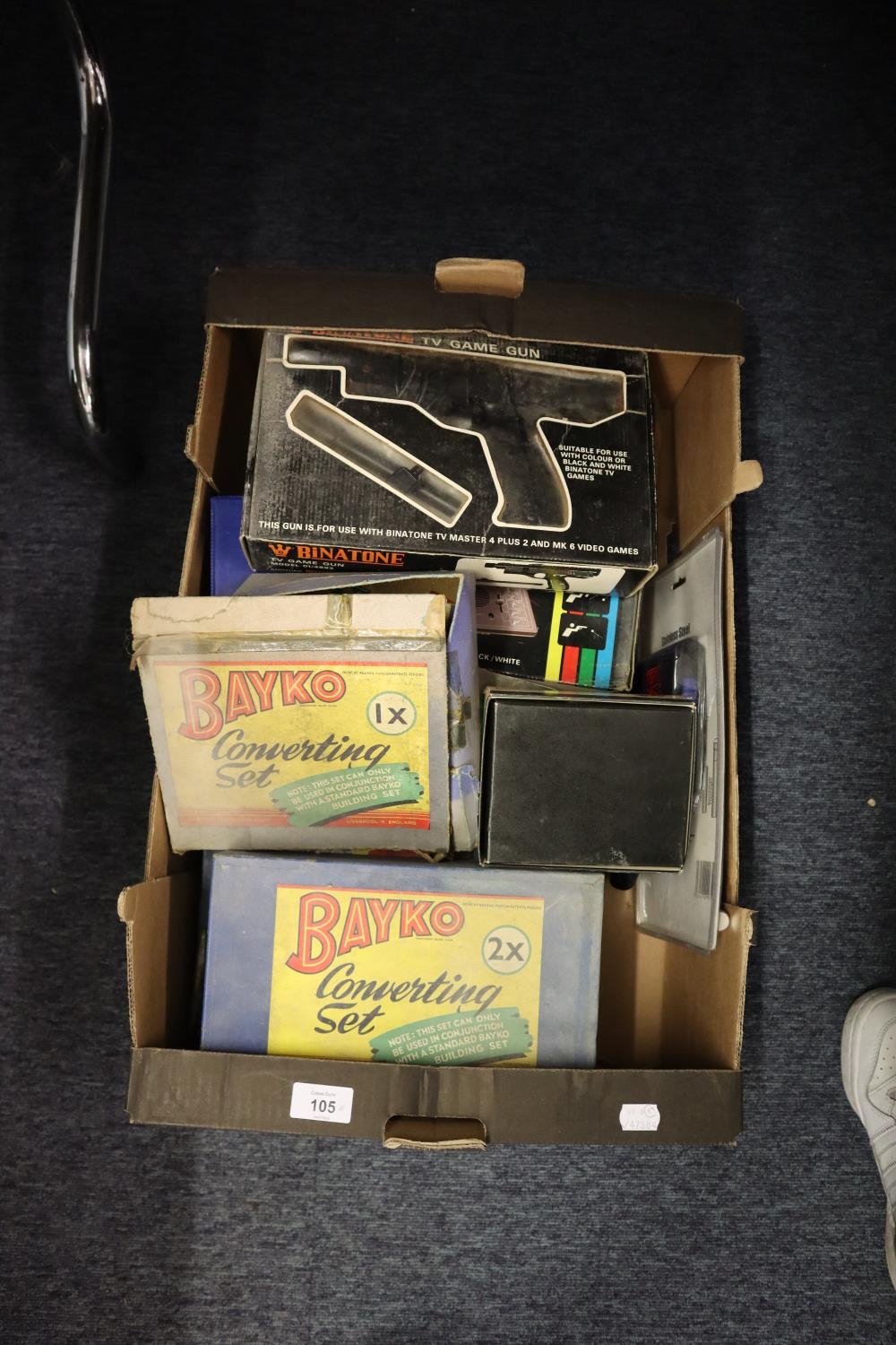 BOXED BAYKO BUILDING SET, ALSO BOXED CONVERTING SETS 1x AND 2x AND A BINATONE TV GAME WITH TV GAME