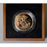 ROYAL MINT ELIZABETH II 2010 BRILLIANT, UNCIRCULATED £5 SOVEREIGN, 36.02mm, 39.94gms, limited