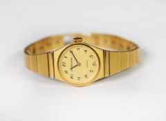 LADY'S HAMILTON & INCHES, SWISS QUARTZ WRISTWATCH, gold coloured circular arabic dial, gold plated