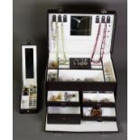 FAUX LEATHER JEWELLERY BOX CONTAINING A WIDE SELECTION OF GOOD QUALITY COSTUME ITEMS INCLUDING
