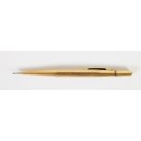 9ct GOLD 'YARD-O-LED' PROPELLING PENCIL, hexagonally panelled and with engine turned decoration, 5