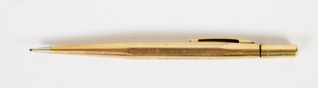 9ct GOLD 'YARD-O-LED' PROPELLING PENCIL, hexagonally panelled and with engine turned decoration, 5