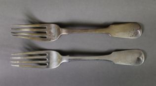 PAIR OF WILLIAM IV SILVER FIDDLE PATTERN TABLE FORKS BY CHRISTOPHER CUMMINS, RETAILED BY G. BROWN,