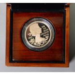 QUEEN ELIZABETH II 1952 – 2012 DIAMOND JUBILEE £5 GOLD PROOF CROWN COIN,3.86 cm diameter, 39.