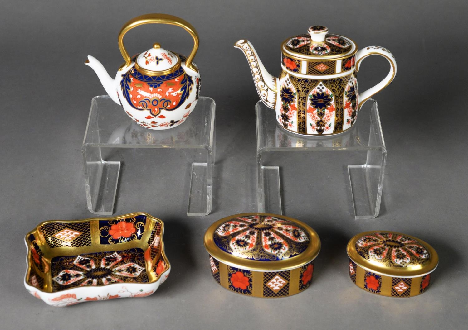 FIVE SMALL PIECES OF MODERN ROYAL CROWN DERBY IMARI CHINA, comprising: KETTLE, boxed, TEAPOT, OBLONG