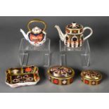 FIVE SMALL PIECES OF MODERN ROYAL CROWN DERBY IMARI CHINA, comprising: KETTLE, boxed, TEAPOT, OBLONG