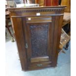 A VICTORIAN AESTHETICS RED WALNUTWOOD CORNER CABINET WITH SINGLE DRAWER