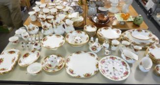 ROYAL ALBERT CHINA, DINNER SERVICE COMPRISING; 8 DINNER PLATES, 9 SIDE PLATES, 17 TEA CUPS, 2