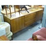A YOUNGER LTD. TEAK SIDEBOARD, HAVING 3 DRAWERS FLANKED BY 2 CUPBOARDS, 76cm HIGH x 167.5cm WIDE x