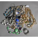 QUANTITY OF VINTAGE DECORATED CHAIN NECKLACES (25)
