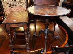 ANTIQUE OAK TRIPOD TABLE, DISH TOP (approximately 56.5cm high, 57.5cm diameter) AND A JACOBEAN STYLE